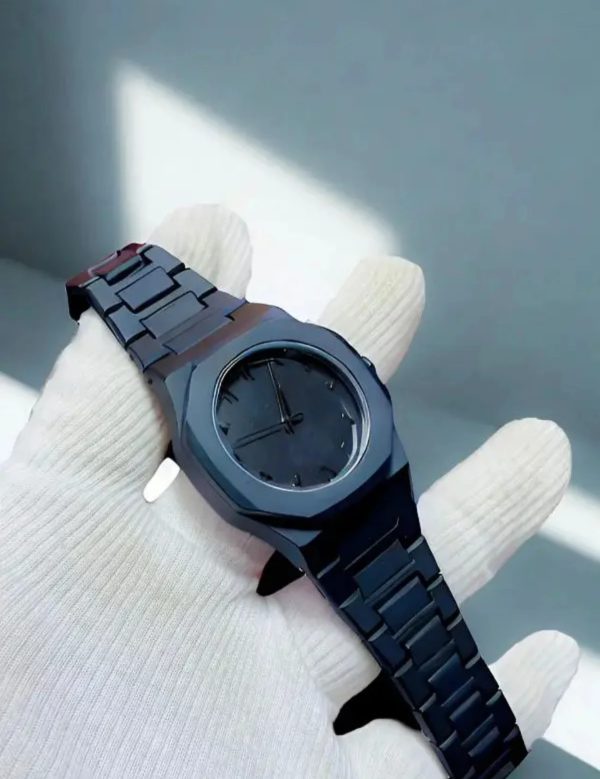 BLACK AURA Watch